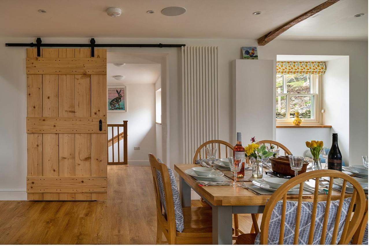 Finest Retreats - Moelis Granary - Luxury Cottage With Hot Tub Llandrillo 外观 照片